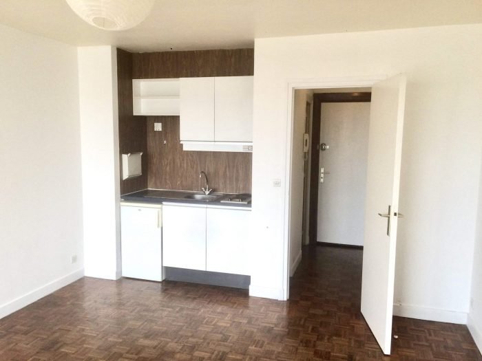 Location Studio Avenue Dauphine Orléans 45100, Loiret R1053655