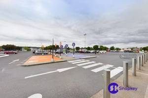 Local commercial location bail commercial 122 m2 bressui