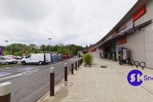 Local commercial location bail commercial 124 m2 manom,