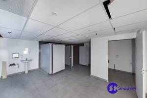 Local commercial location bail commercial 645 m2 manom,