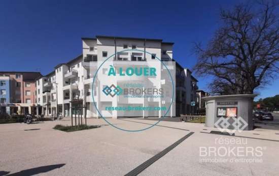 Location a louer - local commercial 78,8 m²