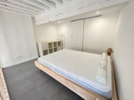 T2 duplex entièrement meublé de 34 m² au 1 étage, centre his