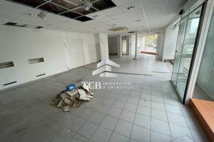 Location local commercial - 190m2 - indre