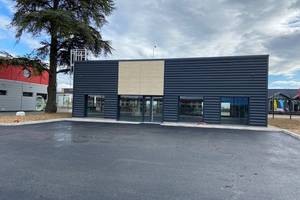 Location local commercial neuf 235m2 - Bourges